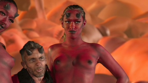 Pic: Bobbi Dylan in Evil Bong 777