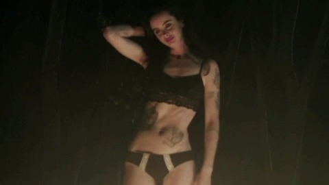 Pic: Krysten Ritter in Asthma (2015)