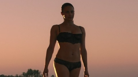 Pic: Paula Patton in Traffik (2018)