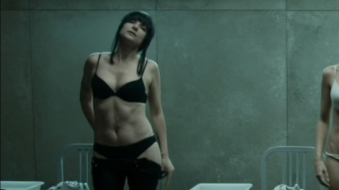 Pic: Najwa Nimri in Locked Up (2015-2019)