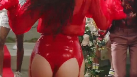 Pic: Hailee Steinfeld in Colour