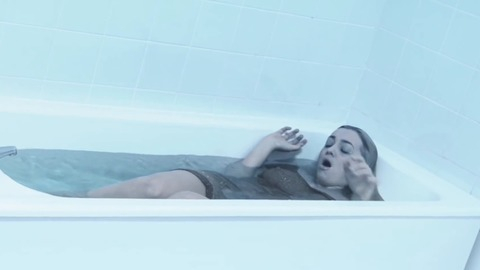 Pic: Liz Cass in Skin Deep