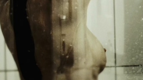 Pic: Hanna Oldenburg in Animalistic