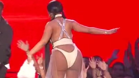 Pic: Nicki Minaj in MTV Video Music Awards