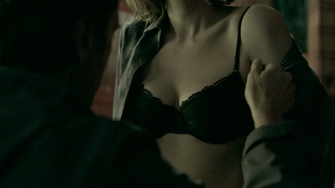 Pic: Jordana Spiro in Ozark