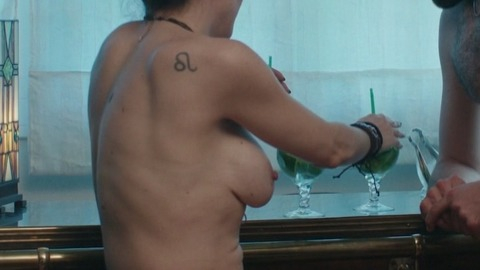 Pic: Anne-Elisabeth Blateau in Nude