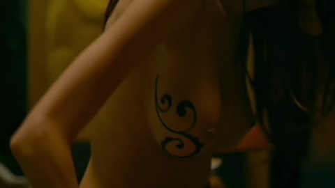 Pic: Linda Bella in Ratpocalypse