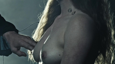 Pic: Britte Lagcher in RedBad