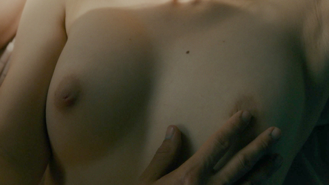 Pic: Paula Beer in Never Look Away