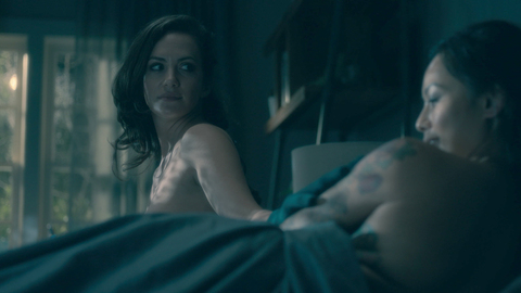Pic: Kate Siegel in The Haunting of Hill House