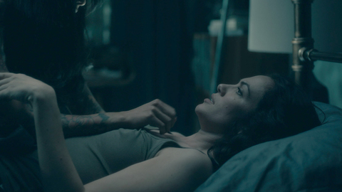 Pic: Kate Siegel in The Haunting of Hill House
