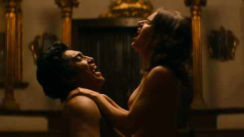 Pic: Tessa Ía in Narcos: Mexico