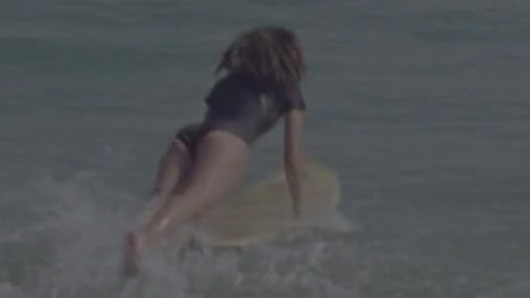 Pic: Yana Yatsuk in Malibu og Dem (2018)