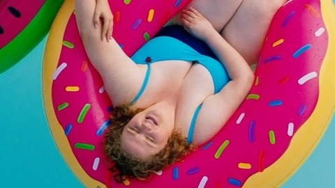 Pic: Danielle Macdonald in Dumplin'