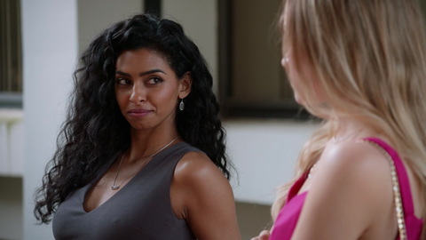 Pic: Rana Roy in Queen America (2018)