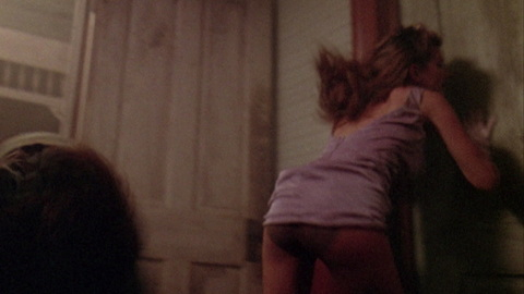 Pic: Lisa Marie Newmyer in Texas Chainsaw Massacre: The Next Generation (1994)