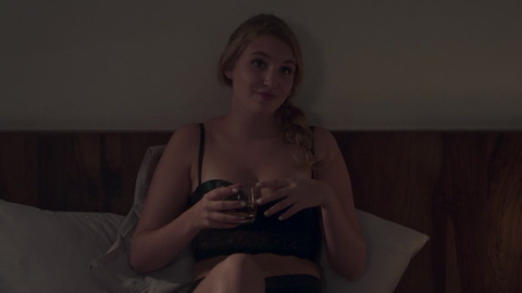 Pic: Sophie Nélisse in Close