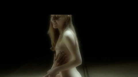 Pic: Carolina Hoffmann in Illusion