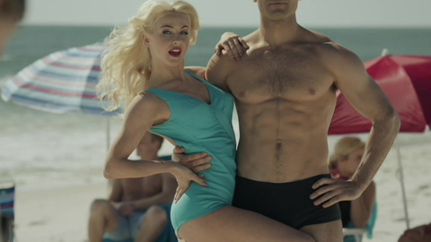 Pic: Julianne Hough in Bigger