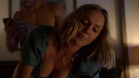 Pic: Erinn Hayes in Huge in France