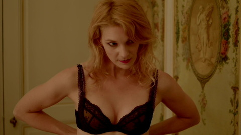Pic: Emilie Piponnier in Alice