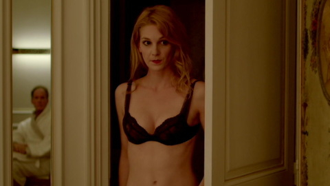 Pic: Emilie Piponnier in Alice