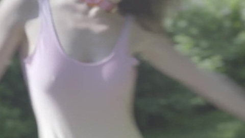 Pic: Jade Henot in Darris Paris Commercial