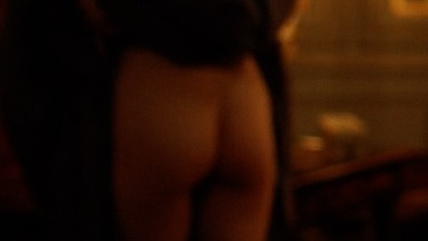 Pic: Jessica Hinds in Versailles