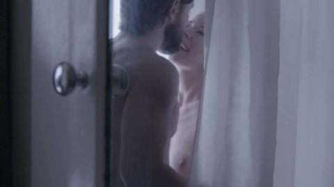 Pic: Lindsae Klein in Crazy Right