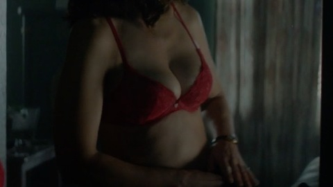 Pic: Jennifer Beals in Swamp Thing (2019)