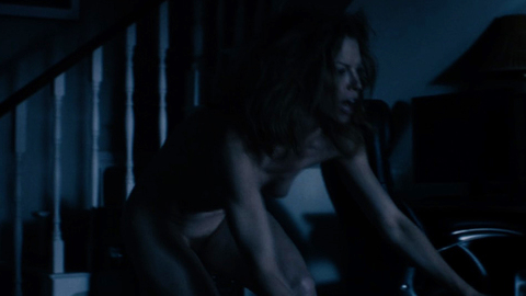Pic: Leslie Stevens in Threshold