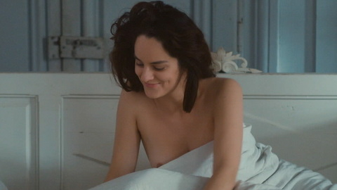 Pic: Noémie Merlant in Portrait of a Lady on Fire