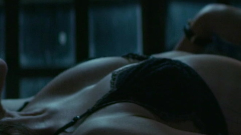 Pic: Sarah Hyland in The Wedding Year