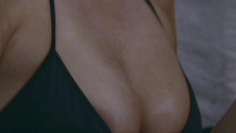 Pic: Estella Warren in Undateable John