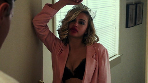 Pic: Sophie Simnett in Daybreak
