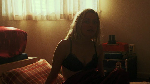 Pic: Sophie Simnett in Daybreak