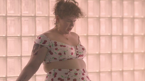 Pic: Katie Kershaw in Mrs. Fletcher