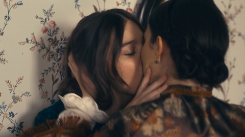 Pic: Hailee Steinfeld in Dickinson