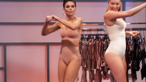 Pic: Lisa Rinna in Keeping Up with the Kardashians (2007-2021)