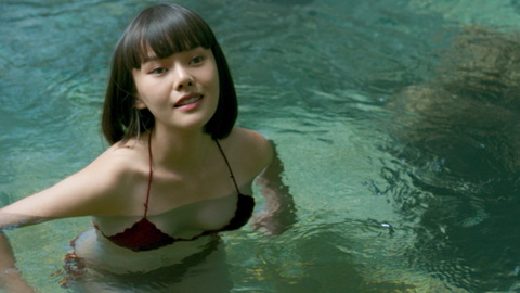Pic: Ticha Wongtipkanon in The Stranded