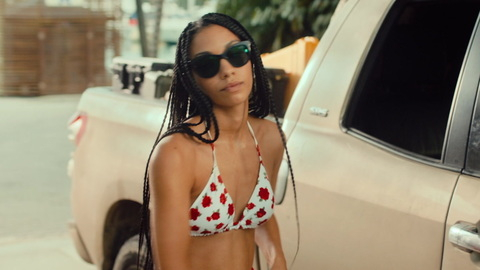 Pic: Corinne Foxx in 47 Meters Down: Uncaged