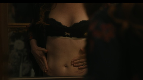 Pic: Lauren Ambrose in Servant