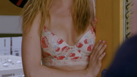 Pic: Elle Evans in Area of Conflict (2017)