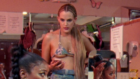 Pic: Riley Keough in Zola (2021)