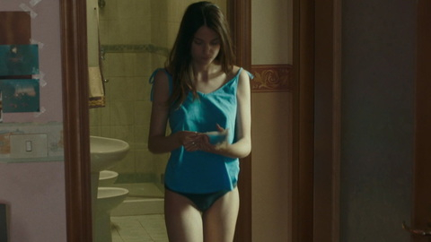 Pic: Viviana Aprea in Piranhas (2019)