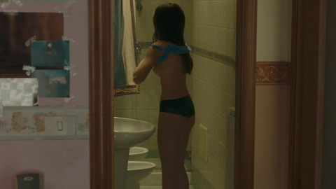 Pic: Viviana Aprea in Piranhas