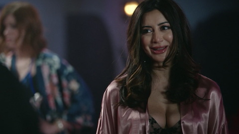 Pic: Noureen DeWulf in Good Girls