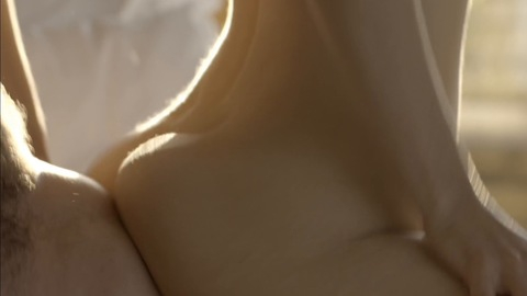 Pic: Isabel Wilker in O Negócio