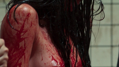 Pic: Ella Rumpf in Freud