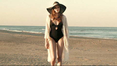 Pic: Carly Chaikin in Last Moment of Clarity